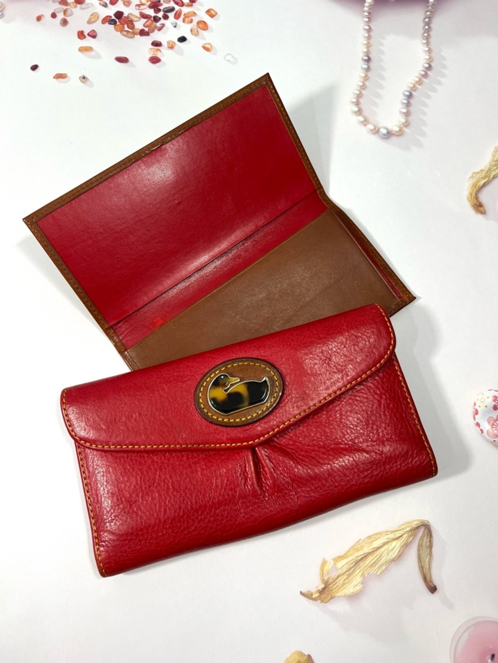 🦆 DOONEY & BOURKE RED TRIFOLD LEATHER WALLET CLUTCH WITH TORTOISE DUCK LOGO